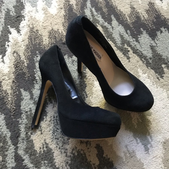 Black platform pumps - Picture 1 of 7